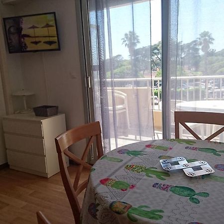 Port De Hyeres Studio 2 A 4 Personnes Avec Parking Zewnętrze zdjęcie